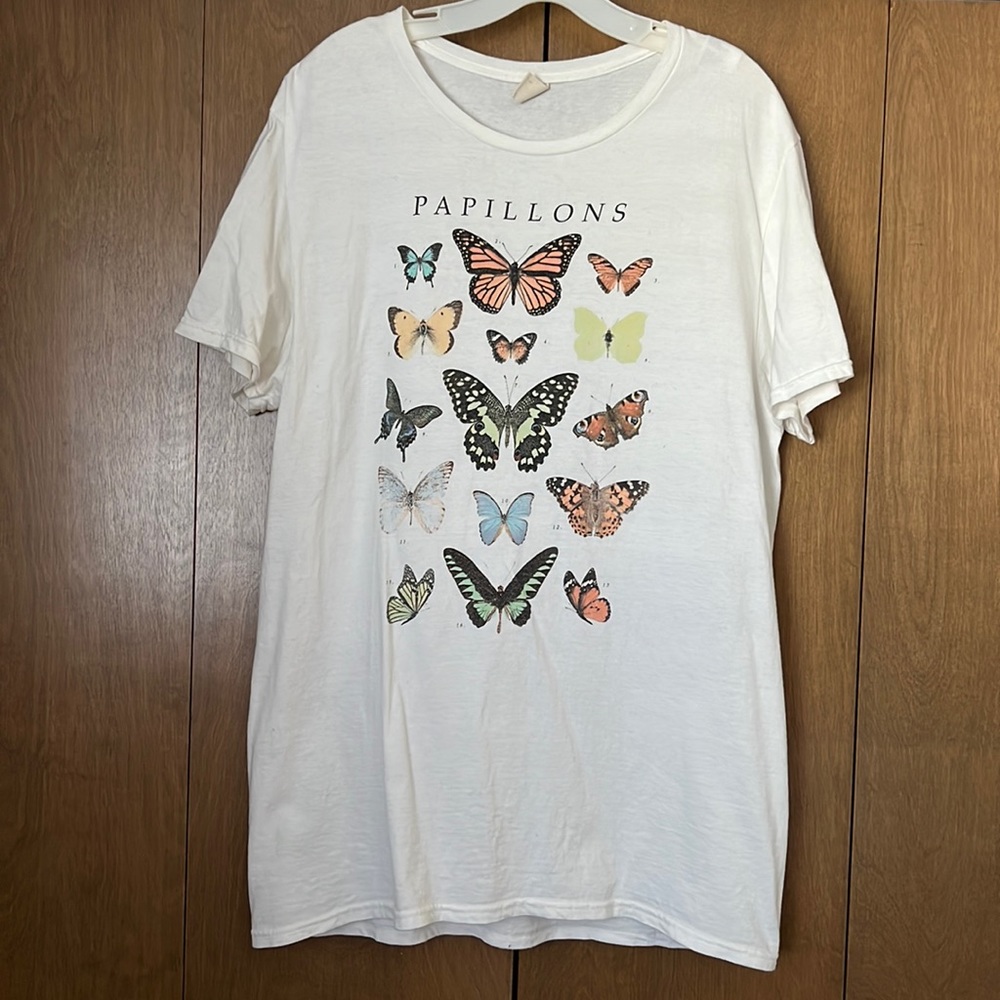 Urban Outfitters Papillons Graphic T-shirt